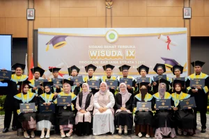 Jual Toga Wisuda Sarjana Akademik Mataram murah berkualitas, jahitan rapi, Melayani pemesanan seluruh Indonesia untuk kampus dan universitas. 0812-2282-1060