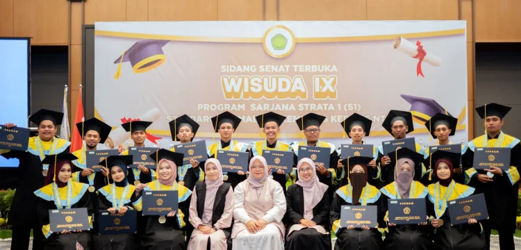 Jual Toga Wisuda Sarjana Akademik Mataram murah berkualitas, jahitan rapi, Melayani pemesanan seluruh Indonesia untuk kampus dan universitas. 0812-2282-1060