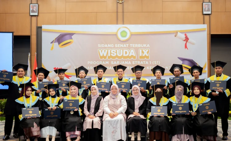 Jual Toga Wisuda Sarjana Akademik Mataram murah berkualitas, jahitan rapi, Melayani pemesanan seluruh Indonesia untuk kampus dan universitas. 0812-2282-1060